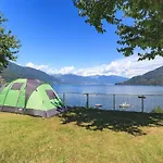 Camping Lakeview & *