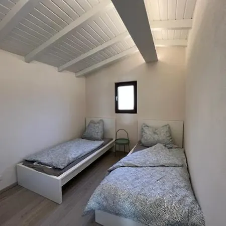 Kemping Lakeview & *