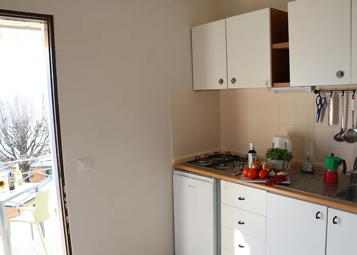 Lakeview & مكان تخييم *