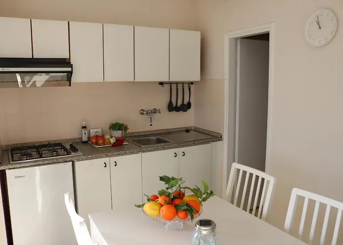 Lakeview & مكان تخييم *