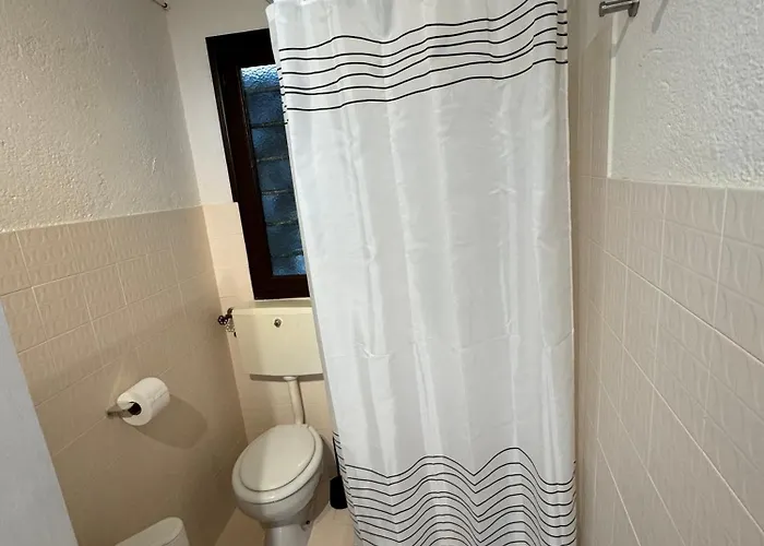 Lakeview & مكان تخييم *